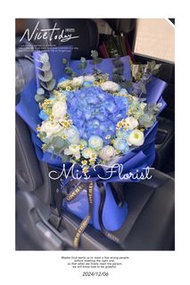 #畢業花束 $560 #畢業花禮 #畢業花 #向日葵 #向日葵花束 #氣球花束 #鮮花花束 #bouquet #禮物 #石門花店 #沙田花店 #米記園藝 免費送貨：#沙田第一城、#石門、#濱景花園、#