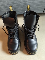 Dr.Martens 1460 經典黑色8孔 馬丁靴/馬丁鞋