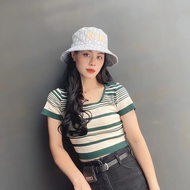 PRADA222 White Simple Triangle Label Knitted Hat 3040