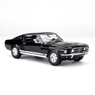Mô hình xe Ford Mustang GTA Fastback 1967- 1:18 Maisto - 31166
