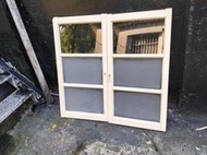 庄腳柑仔店~早期3格玻璃窗木窗一對~單扇尺寸:48*高92*3.5公分