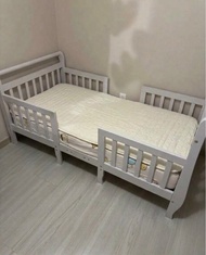 Toddler Bed frame 兒童 小童 床架 床褥 木 kids