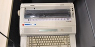 多款 Olympia Compact 5 DM Electronics Typewriter
1+5ply F4 電動打字機