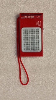 Small AM radio 小型 AM 收音機