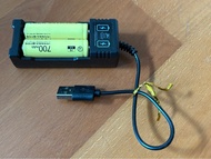 AA/AAA 通用循環充電USB Battery Charger 2A電及3A 電雙槽通用循環充電USB 充電器連雙2A 電芯