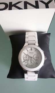 (4 折)(>60% off) DKNY white ceramic watch with box 白色陶瓷錶連原盒 NY4912