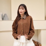 JARINYA (M-L) เสื้อแจ็คเก็ตหนังกลับทรงครอป ดีเทลกระเป๋า 2 ข้าง