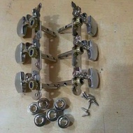 1 PAIR OF FOLK CHROME ACOUSTIC GUITAR DRAYER 1 SET OF CHROME STRING ACOUSTIC TUNING DRAYER/