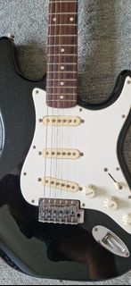 Squier by Fender Stratocaster Guitar 2004 TOP!!!