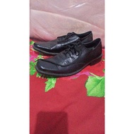 Shoes size 42