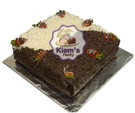 kue ulang tahun &amp; seserahan brownies dynamic yin yang strawbery