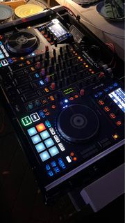 Denon DJ MCX8000 DJ controller with hard case