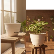 30 WHITE WASP POT 30 WHITE SNAIL POT 30CM WHITE WASP POT/