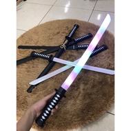 Bộ 2 kiếm laze phát sáng - kiếm nhật Katana phát sáng có đèn LED nhấp nháy hóa trang phim Star Wars