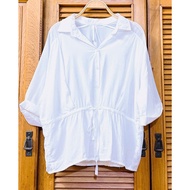 Women's White Shirt - 2 Hands (Size XL).Women's white shirt - 2nd hand (Size XL)