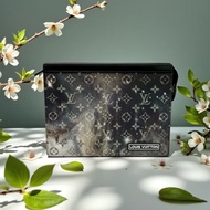 莉亞精品♡LV 星空手拿包 二手