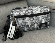 現貨‼️🇯🇵 日本直送 Gregory 白花白樹紋 Treeline Camo 皇牌Pouch M 斜孭袋 Padded Shoulder Bag Crossbody