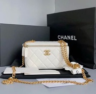 CHANEL 24P 愛心調節扣白色長盒子🤍 荔枝牛皮 | 復古金鏈條 未使用品full set有單 💰23800