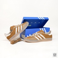 Erqi Store) ADIDAS GAZELLE INDOOR Men Women Style Brown Retro German Training Shoes Woven Jelly Sole