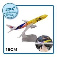 Display aircraft model with detachable alloy base, size 16cm, series A Malaysia Airlines Tiger A330 