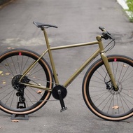 /// Breezer Inversion Team 礫石 碎石 越野 公路 瓜車 鋼管 碟