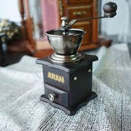 日本雜貨-AREN 深棕復古木製手搖咖啡磨豆機