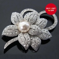 Women Fashion Brooch Exquisite White Flower Crystal Pearl Suit Accessory Scarf Pin Jewelry