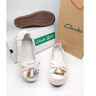 (สินค้า S897b) clarks รองเท้าส้นแบน 066 หนังวัวแท้ LRY