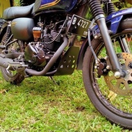 Kawasaki w175 Premium engine guard mudguard bracket