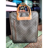 Luggage 22 Inch House uiding club