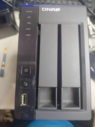知飾家 二手良品 QNAP TS-219P II 網路磁碟陣列盒 附2顆1T硬碟