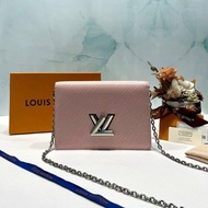 LV 粉色TWIST WOC鏈帶包