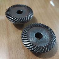 MESIN Helical Gear ️ Medium Diameter 40mm • Dm Hole 10mm • Dm Middle Circumference 21.6mm • Edge Thi