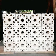 Roster beton minimalis masjid