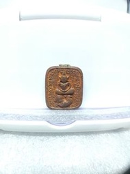 泰國佛牌：崇笛坐雞 後純銀符管