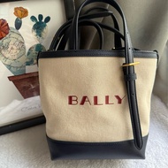 Bally 紅字燙印帆布及小牛皮迷你托特包(自然色/深孔雀綠)