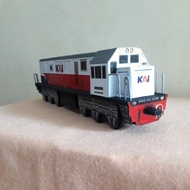 BARANG TERLARIS Miniatur Kereta Api Kayu - Lokomotif CC201