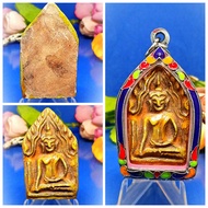 绝对稀有,非常值得收藏或佩戴的圣物,陶瓷土制之稀有人缘至樽,战无不胜之坤平佛佛牌,已包好古典復古式老铜壳(坤平将军原庙Wat Palelai Vintage Phra Khun Paen