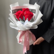 Crochet roses I LOVE YOU bouquet 3 stalk roses bouquet
