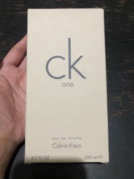 (大支 200ml) ~CK One 淡香水 (Calvin Klein CK One Eau de Toilette Spray)
