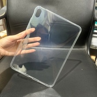 Transparent silicone IPad Gen 11 / IPad 11 case shows off the phone's color without yellowing