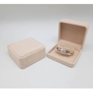 Bracelet Box Cream Color In Size 9*9*3.8 Cm. Code CN9