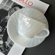 美國/ 1960-70s Fire-King 中古牛奶玻璃杯盤組 古董老件