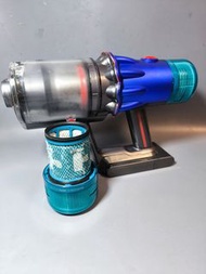 Dyson V12s Detect Slim Submarine 無線吸塵機及洗地機，全機已深層清潔看得到的乾淨，整體機件運作良好吸力強勁，原裝電池續航力還在極佳狀態，全機保養6個月,淨主機一部，歡迎