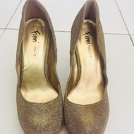 Sepatu pesta / high heels Fioni Payless