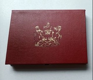 香港1988年精鑄硬幣套裝一套，全新，2元及5元幣面有氧化