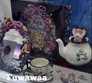 愛麗絲夢遊仙境 站立公仔 茶杯 碟 鏡 手提袋 雨傘 紅心皇后 妙妙貓 瘋帽子 紙牌僕人 柴郡貓 三月兔 睡鼠 雙胞胎 叮噹兄弟 東迪士尼 日本代購 毛毛蟲 毛公仔 掛件 掛飾 鎖匙扣 鑰匙圈 Twe