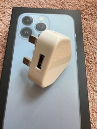 原裝 蘋果 英式三腳 充電器  火牛 Apple   iphone usb travel charger   -   要齊3個可以面交！