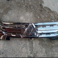 grill depan bemper XPANDER original