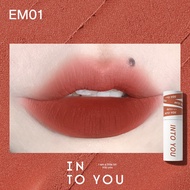 Son Môi Into You Kem EM08 Trang Điểm Môi Bùn Để Làm Đều Màu Môi